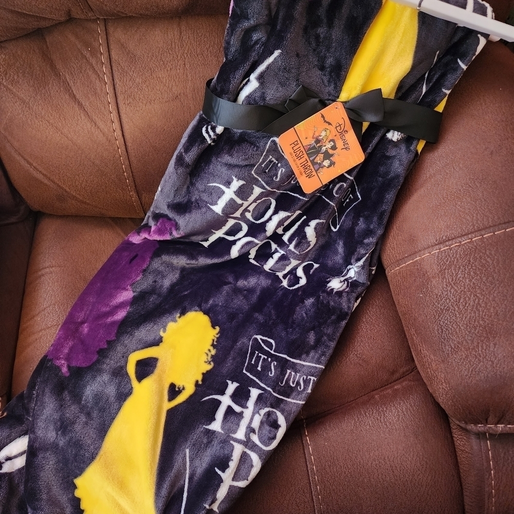 Disney Hocus Pocus Black Throw Blanket NEW